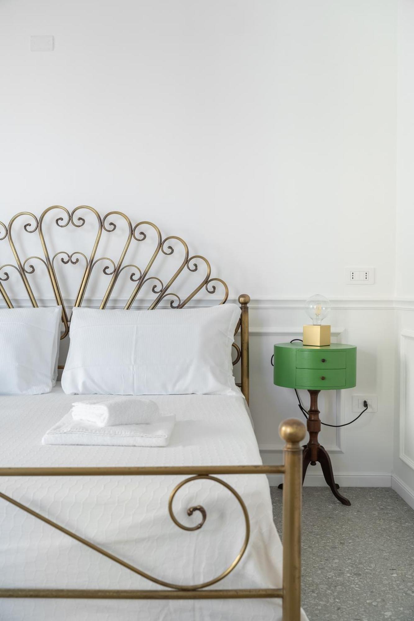 Appartement Palazzo Desiderio à Castellammare di Stabia Extérieur photo