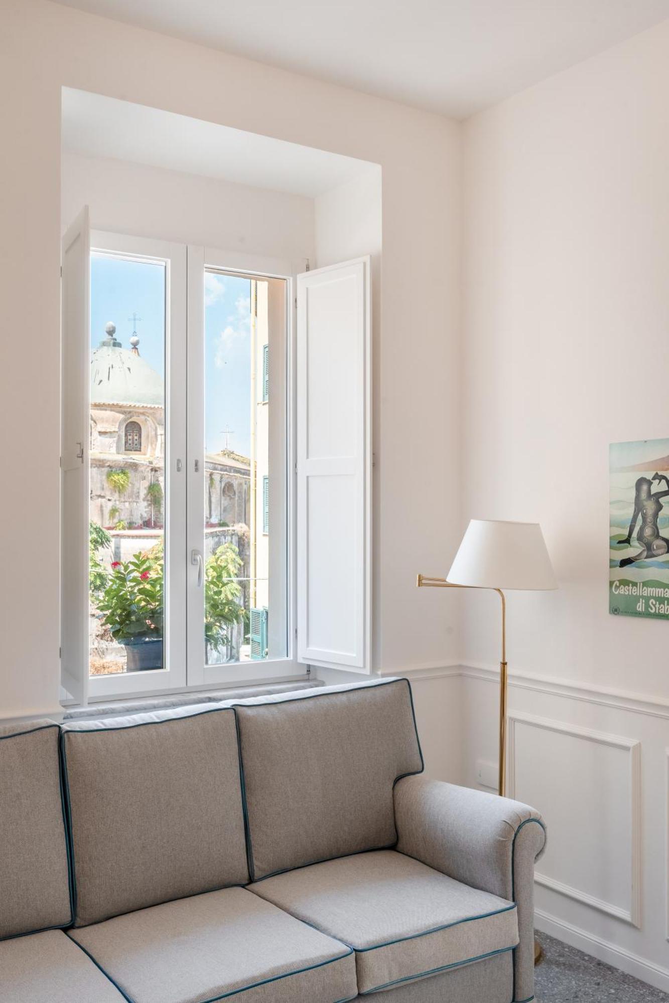 Appartement Palazzo Desiderio à Castellammare di Stabia Extérieur photo